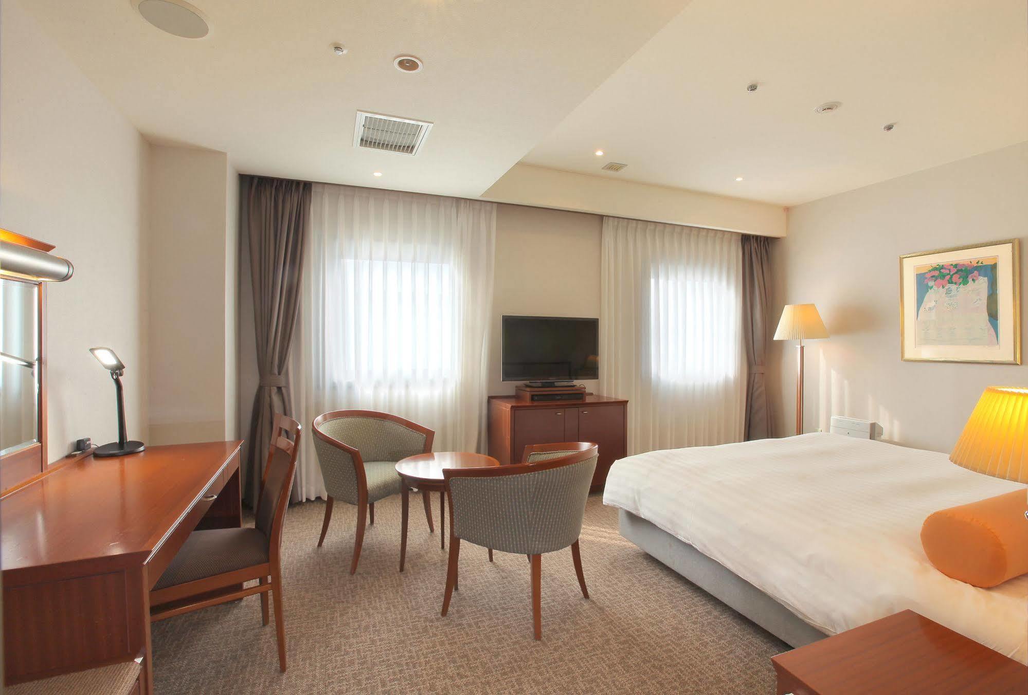 Odakyu Station Hotel Hon-Atsugi Buitenkant foto